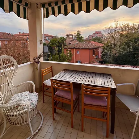 شقة Airy & Panoramic With Terrace, 2 Minutes From The Sea *