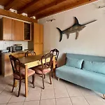 Airy & Panoramic With Terrace, 2 Minutes From The Sea Апартаменти